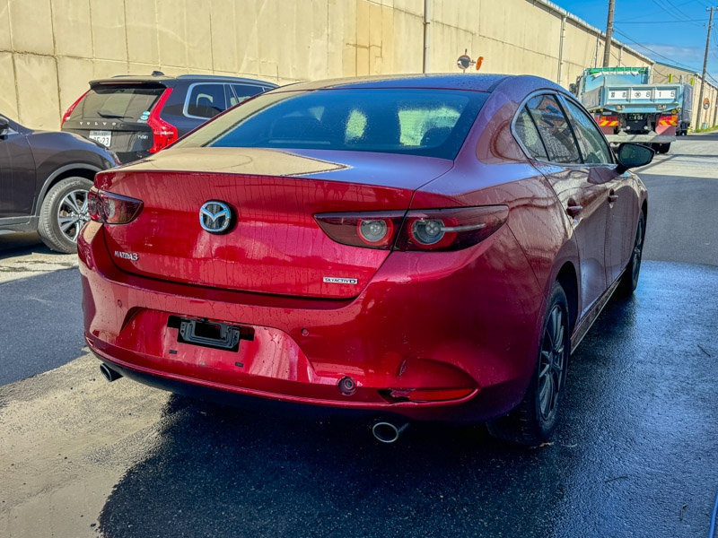 MAZDA 3