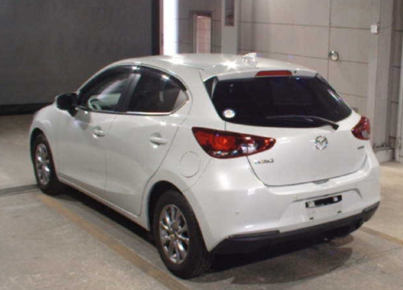 MAZDA 2