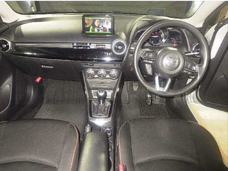 MAZDA 2