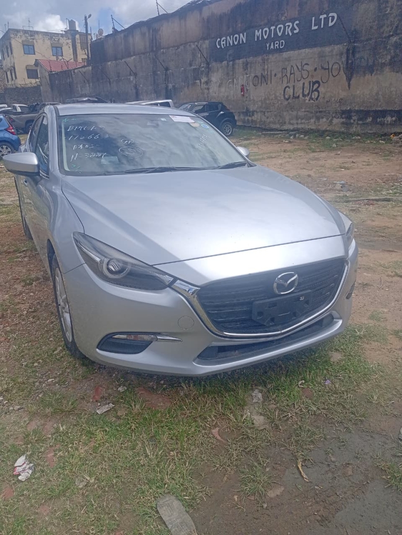 MAZDA Axela