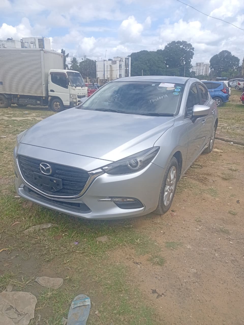 MAZDA Axela