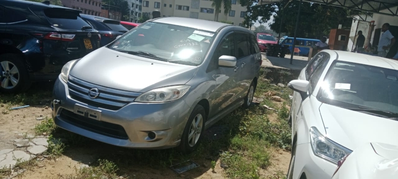 NISSAN Lafesta