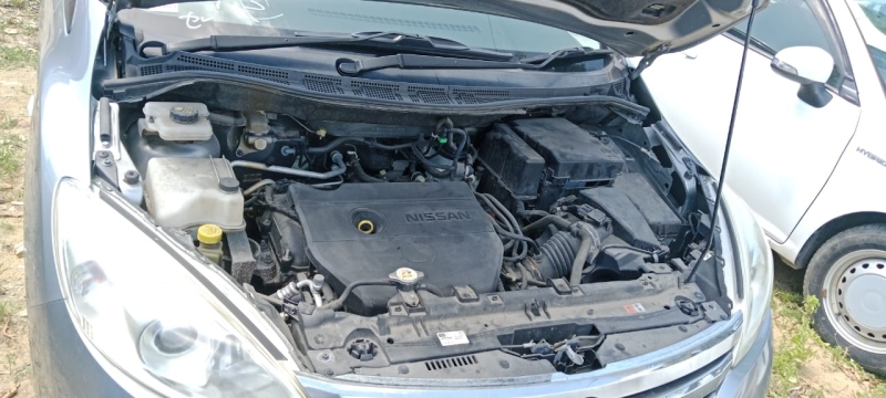 NISSAN Lafesta